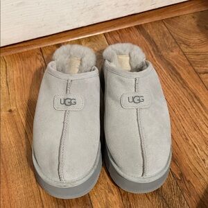 UGG Light Gray Suede Shearling Slip-On Clog